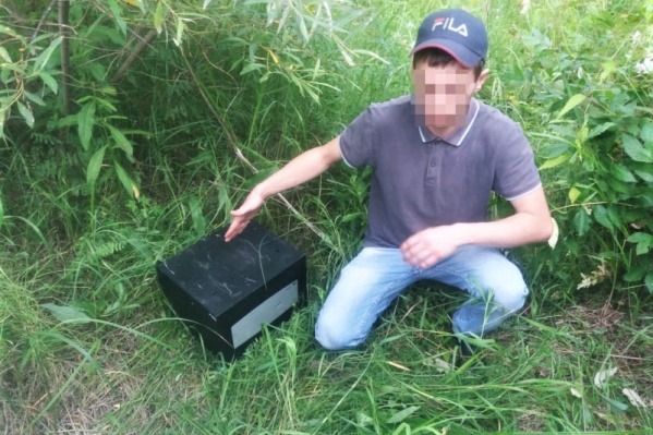 Вскрыть сейф до задержания мужчина не успел Вскрыть сейф до задержания мужчина не успел