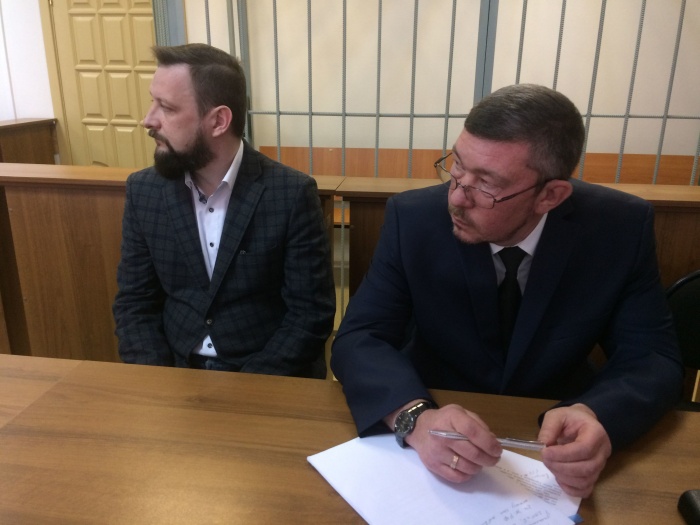 Гартмана (слева) судили в Первоуральске, где он работал Гартмана (слева) судили в Первоуральске, где он работал