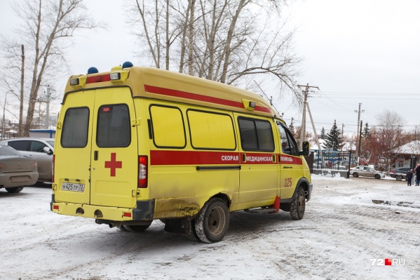 Около полудня 8 декабря к женщине приезжала бригада скорой, а в 16:30 родственники нашли ее мертвой Около полудня 8 декабря к женщине приезжала бригада скорой, а в 16:30 родственники нашли ее мертвой