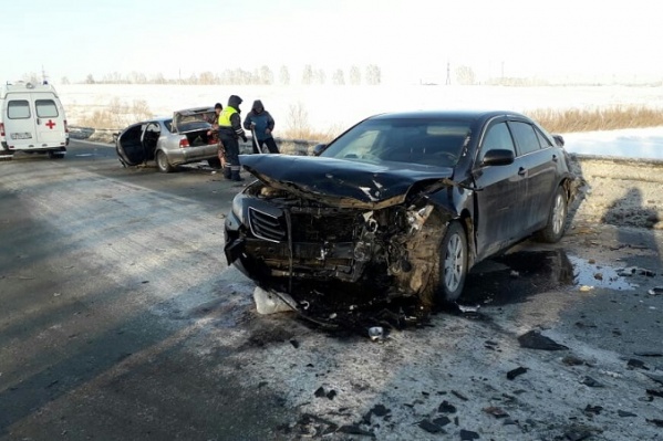 В аварии пострадали шесть человек из «Ниссана» и «Тойоты Камри» В аварии пострадали шесть человек из «Ниссана» и «Тойоты Камри»