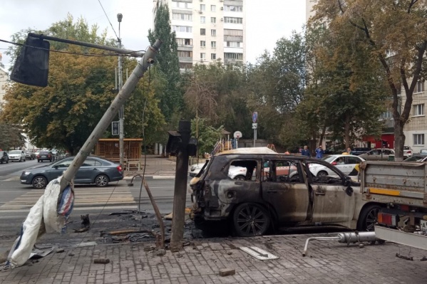 Машина выгорела практически дотла Машина выгорела практически дотла