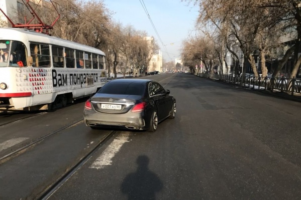 Сотрудники ГИБДД оперативно поймали нарушителя Сотрудники ГИБДД оперативно поймали нарушителя