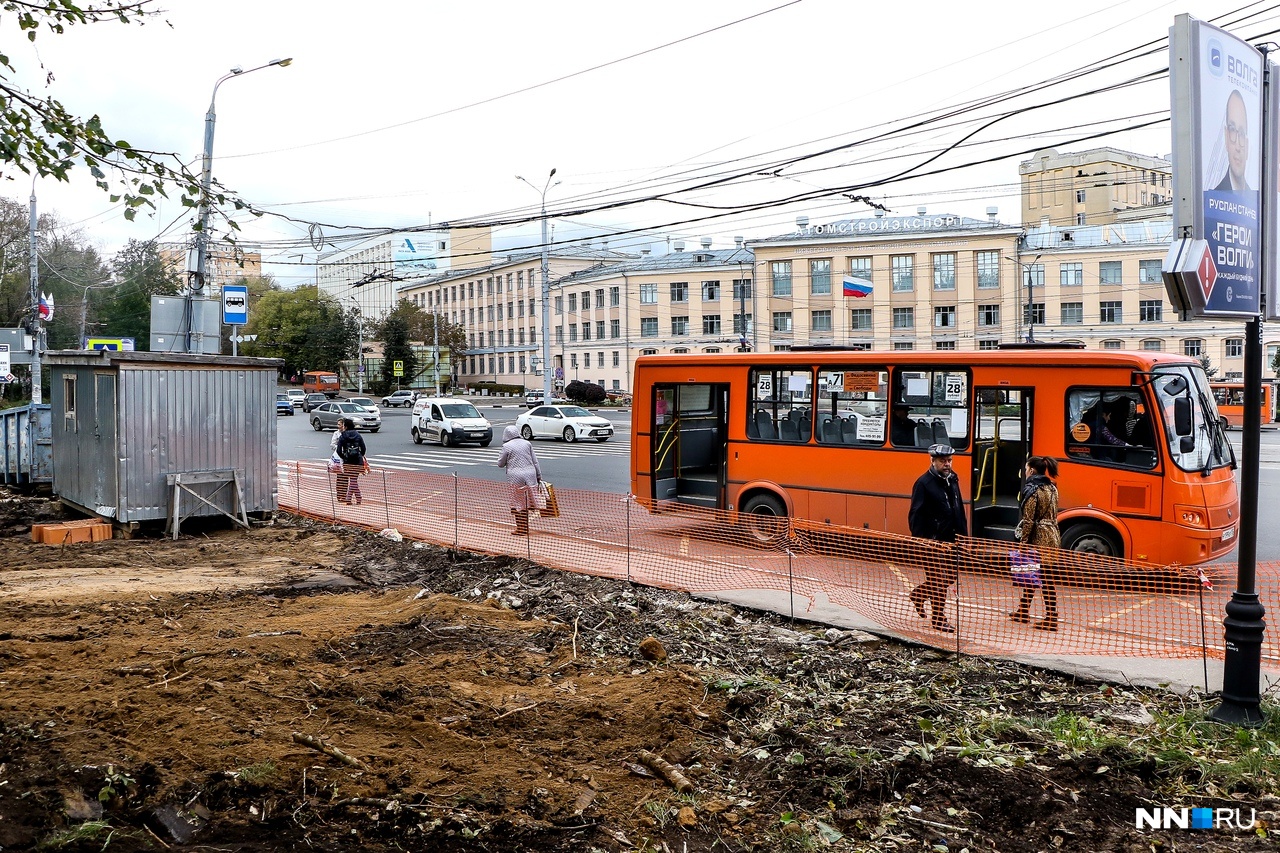 Непонятно, будет ли расширена остановка общественного транспорта Непонятно, будет ли расширена остановка общественного транспорта