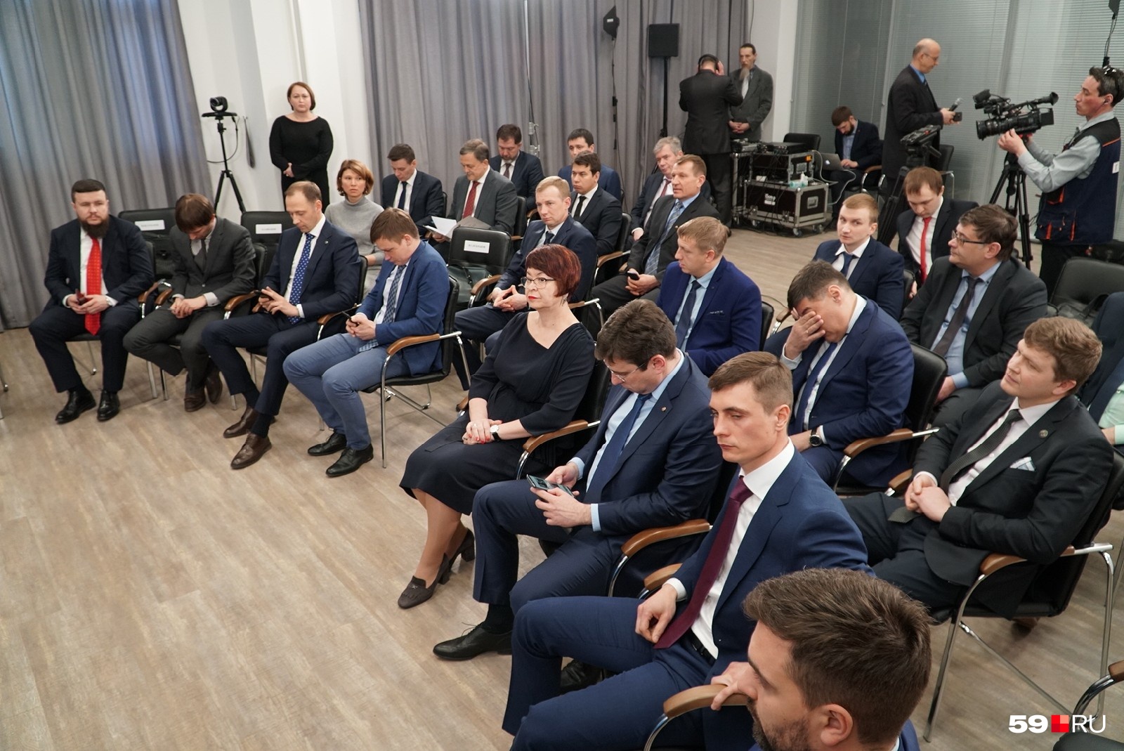 Представители малого и среднего бизнеса, собравшиеся на встрече с Медведевым