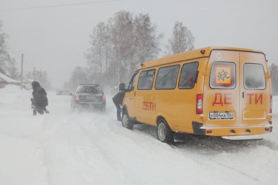 Газель буксует в снегу