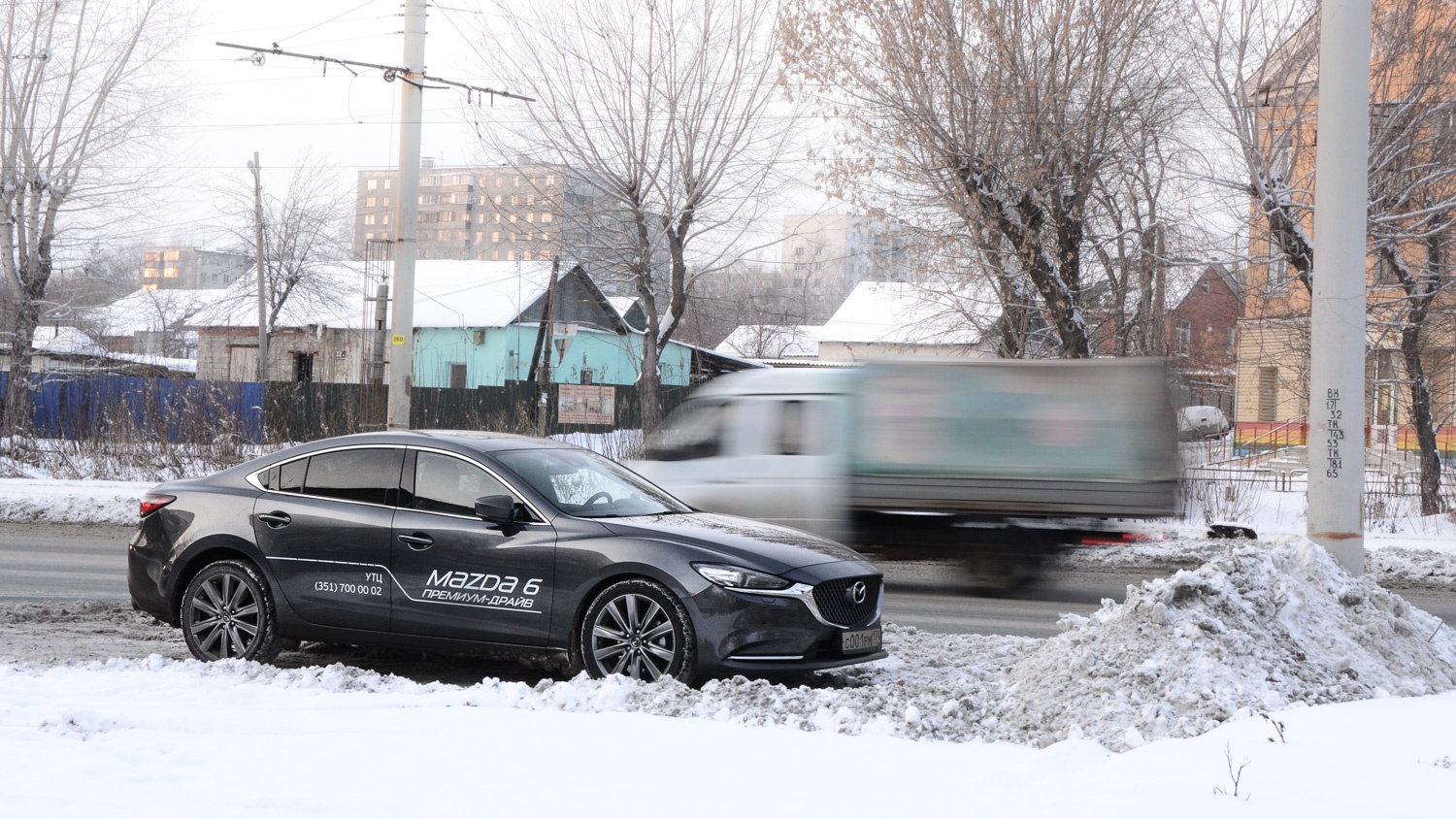 Mazda 6 по-прежнему апеллирует к водителям помоложе, и это отличает её от большинства седанов E-класса Mazda 6 по-прежнему апеллирует к водителям помоложе, и это отличает её от большинства седанов E-класса