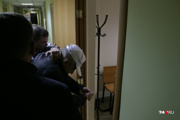 Вопрос с мерой пресечения челябинцу, прозванному в соцсетях маньяком с Северка, решали 9 октября в Калининском райсуде Вопрос с мерой пресечения челябинцу, прозванному в соцсетях маньяком с Северка, решали 9 октября в Калининском райсуде
