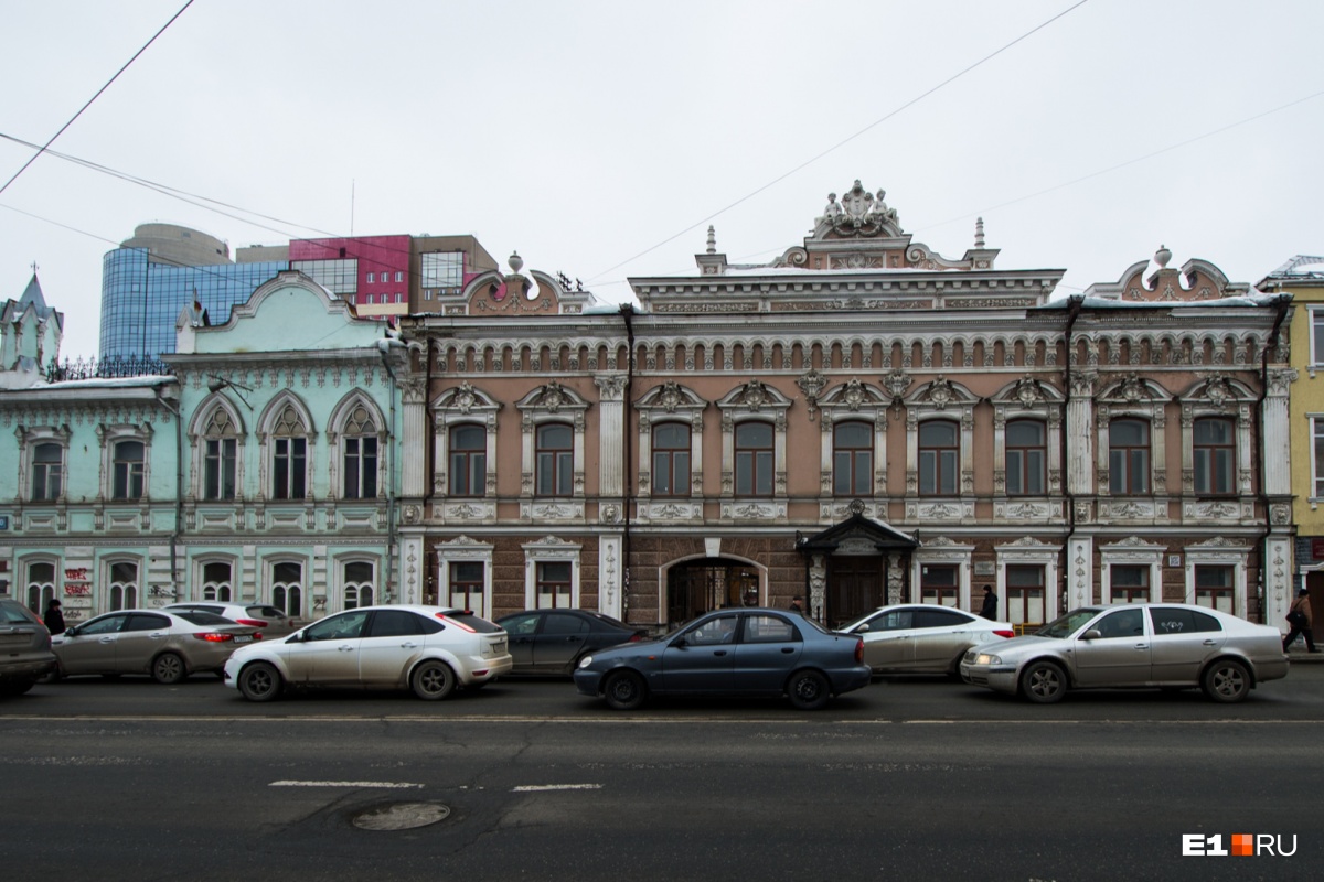 Пять старых домов Екатеринбурга, по историям которых можно снимать кино |  30.07.2019 | Екатеринбург - БезФормата