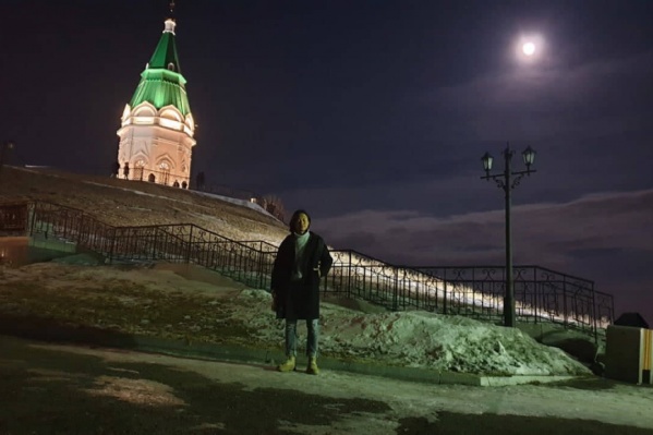 Ли частенько гуляет по городу, особенно ему нравится набережная Ли частенько гуляет по городу, особенно ему нравится набережная