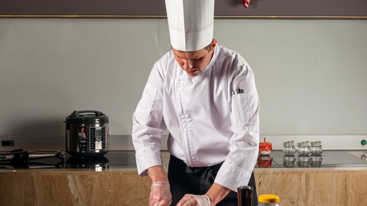 Горшочек, вари: мастер-класс от шеф-повара — как приготовить новогодние блюда в обычной мультиварке