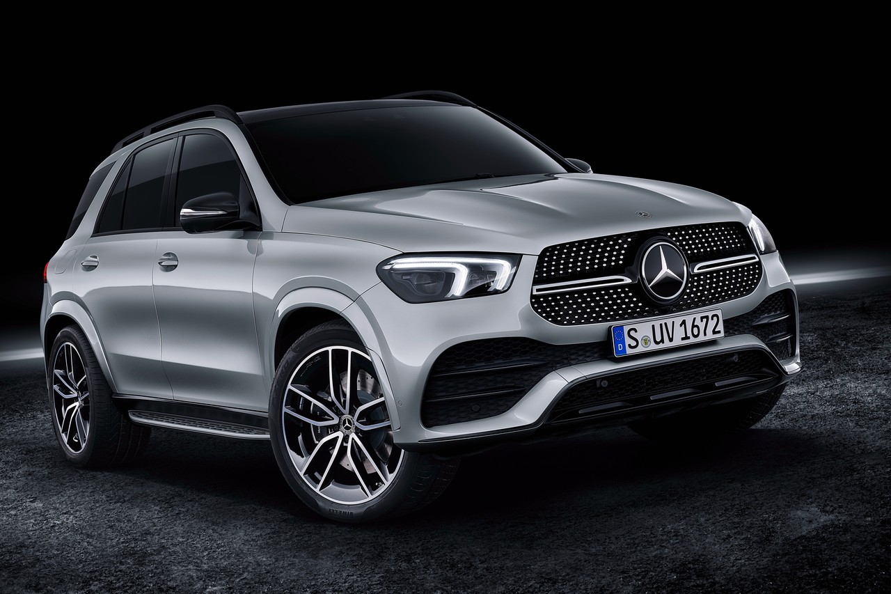 Mercedes-Benz GLE попытается стать своим везде: и на пересеченной местности, и на гоночном треке Mercedes-Benz GLE попытается стать своим везде: и на пересеченной местности, и на гоночном треке