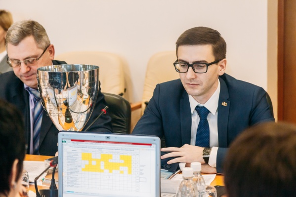 Роман Воллерт (справа) возглавлял управу Ленинского административного округа с 2014 года Роман Воллерт (справа) возглавлял управу Ленинского административного округа с 2014 года