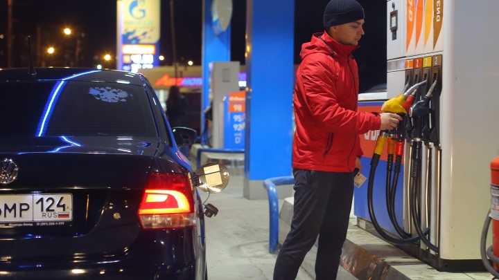 Впервые в этом году в Красноярске подорожал бензин