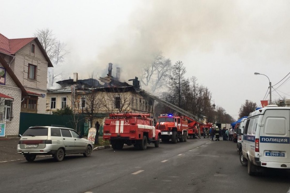 Дом горел несколько часов Дом горел несколько часов