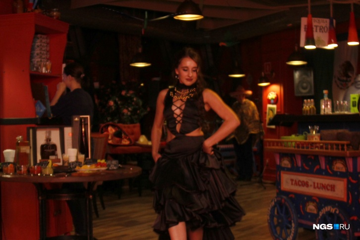 День святого Валентина давно потерял связь с религией, так что его можно провести максимально зажигательно