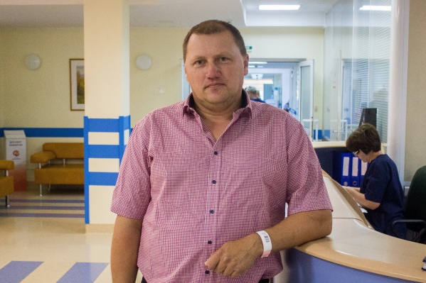 Водитель автобуса пережил первую операцию больше 30 лет назад, а сейчас вернулся в клинику Мешалкина из-за аритмии Водитель автобуса пережил первую операцию больше 30 лет назад, а сейчас вернулся в клинику Мешалкина из-за аритмии 