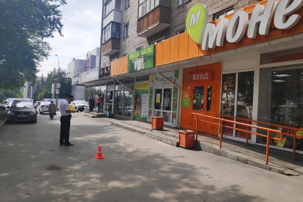 ДТП произошло на парковке перед магазином «Монетка» ДТП произошло на парковке перед магазином «Монетка»