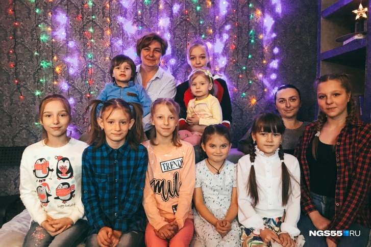 Десять детей и одна мама. Вся семья в сборе Десять детей и одна мама. Вся семья в сборе