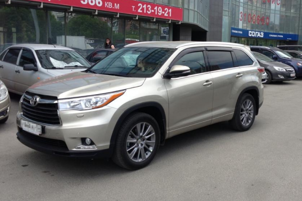 Ещё один автомобиль Toyota Highlander угнали в центре Новосибирска Ещё один автомобиль Toyota Highlander угнали в центре Новосибирска