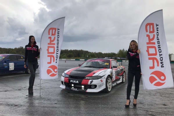 За рулём Nissan Silvia S15 — президент Новосибирской автомобильной федерации спорта Армен Арутюнян, он же — пилот команды Yoka team За рулём Nissan Silvia S15 — президент Новосибирской автомобильной федерации спорта Армен Арутюнян, он же — пилот команды Yoka team