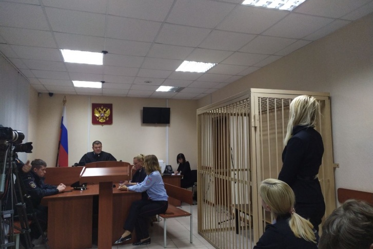 До суда Анастасия Васильева находилась в автомобиле скорой помощи