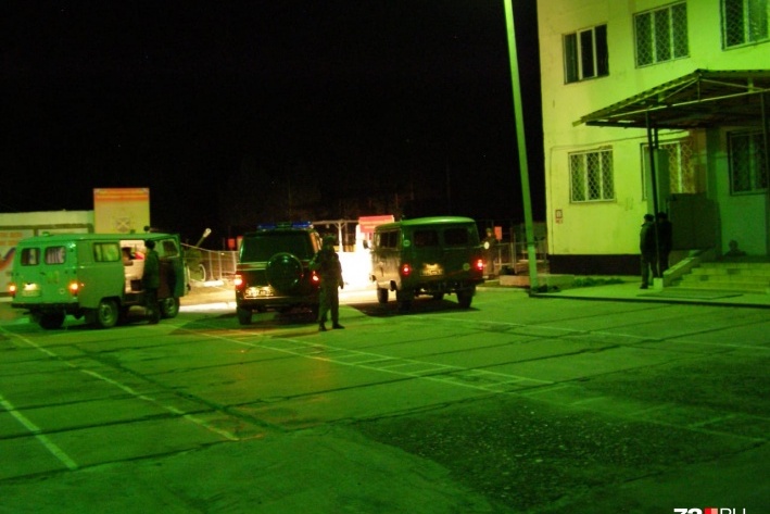 После массового убийства в воинской части в Забайкалье многие обсуждают дедовщину в российской армии. И поднимают вопрос, есть ли она сейчас После массового убийства в воинской части в Забайкалье многие обсуждают дедовщину в российской армии. И поднимают вопрос, есть ли она сейчас