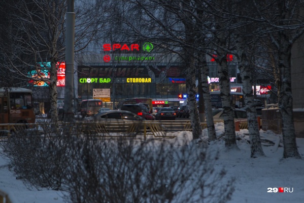 Когда из города исчезнут отделы SPAR — неизвестно, но полки в них уже полупустые Когда из города исчезнут отделы SPAR — неизвестно, но полки в них уже полупустые