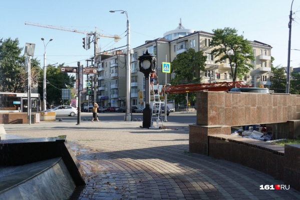 Теперь часы в Покровском сквере выглядят по-другому Теперь часы в Покровском сквере выглядят по-другому