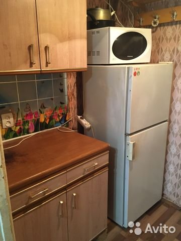 Кухня и прихожая объединены Кухня и прихожая объединены