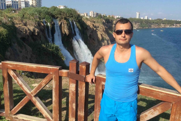 Дамиру 41 год. У него жена и четверо детей Дамиру 41 год. У него жена и четверо детей