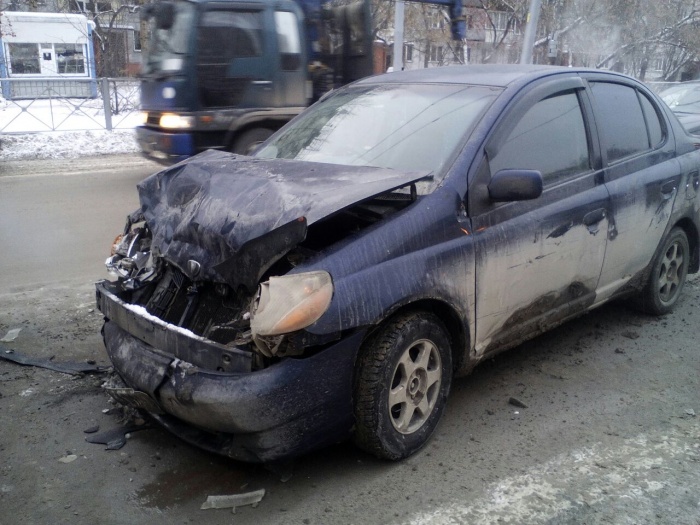 Пассажирка Toyota ушибла голову Пассажирка Toyota ушибла голову