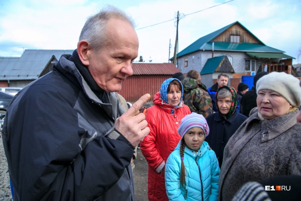 Название нахаловка прилипло к честным рабочим посёлкам, которые строились вроде как с разрешения советских властей Название нахаловка прилипло к честным рабочим посёлкам, которые строились вроде как с разрешения советских властей
