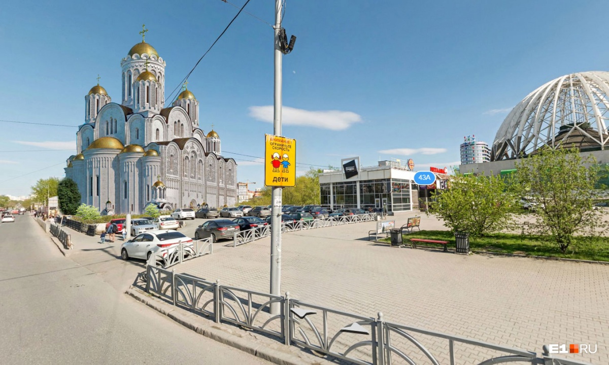 Высокинский и архитекторы выбрали места, где можно построить храм Святой Екатерины
