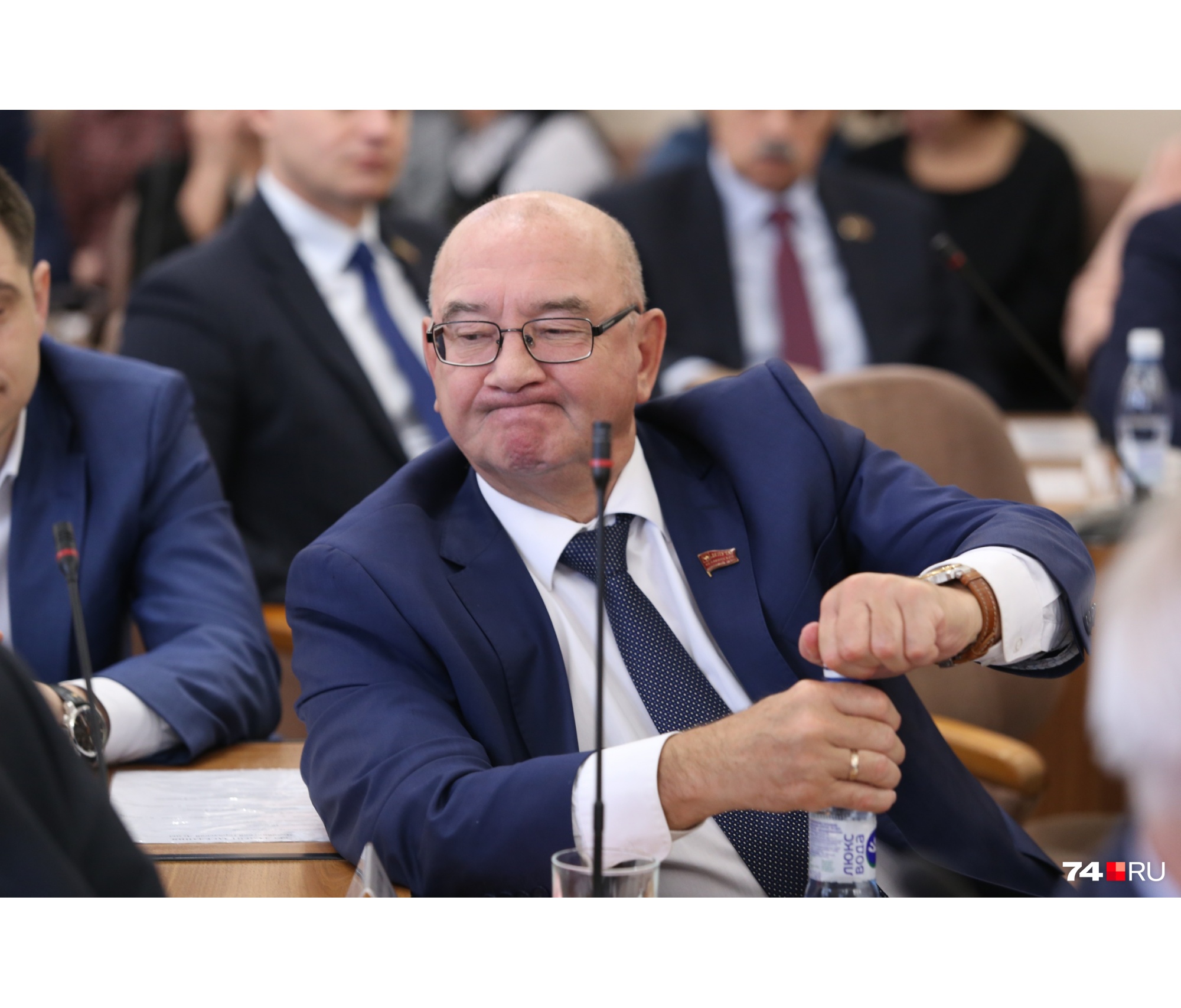 Без бутылки не разобраться Без бутылки не разобраться