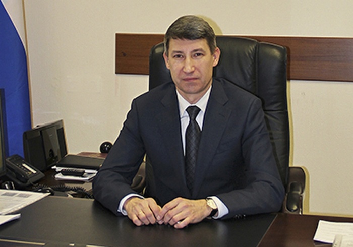 Новому главе областного суда Владимиру Дмитриеву 46 лет Новому главе областного суда Владимиру Дмитриеву 46 лет