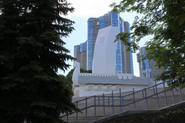 На парусе «Ладьи» — герб Самары На парусе «Ладьи» — герб Самары