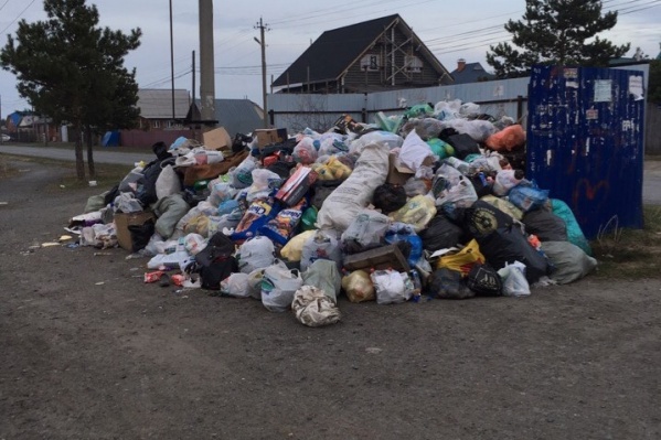 В районах временно поставят бункеры под мусор В районах временно поставят бункеры под мусор