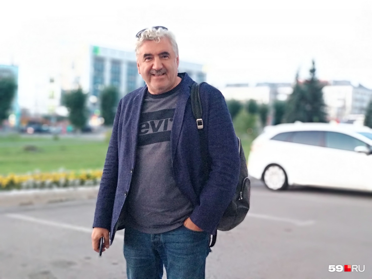 Продюсер и пермяк Олег Урушев прилетал летом в Пермь, чтобы рассказать о съемках фильма Продюсер и пермяк Олег Урушев прилетал летом в Пермь, чтобы рассказать о съемках фильма