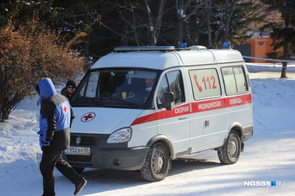 Молодая женщина умерла до приезда медиков, у неё остались маленькие дети (фото из архива НГС.ОМСК) Молодая женщина умерла до приезда медиков, у неё остались маленькие дети (фото из архива НГС.ОМСК)