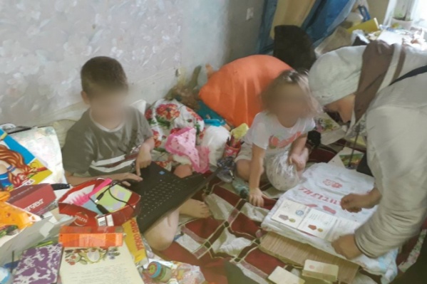 Девочку 4 лет и мальчика 7 лет временно разместили в приюте Девочку 4 лет и мальчика 7 лет временно разместили в приюте