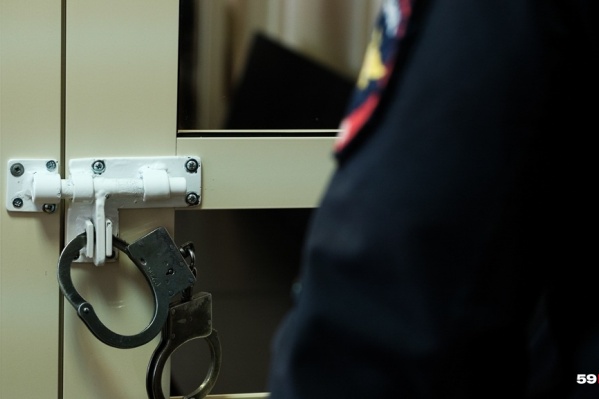 Подозреваемого в грабеже задержали и арестовали Подозреваемого в грабеже задержали и арестовали 