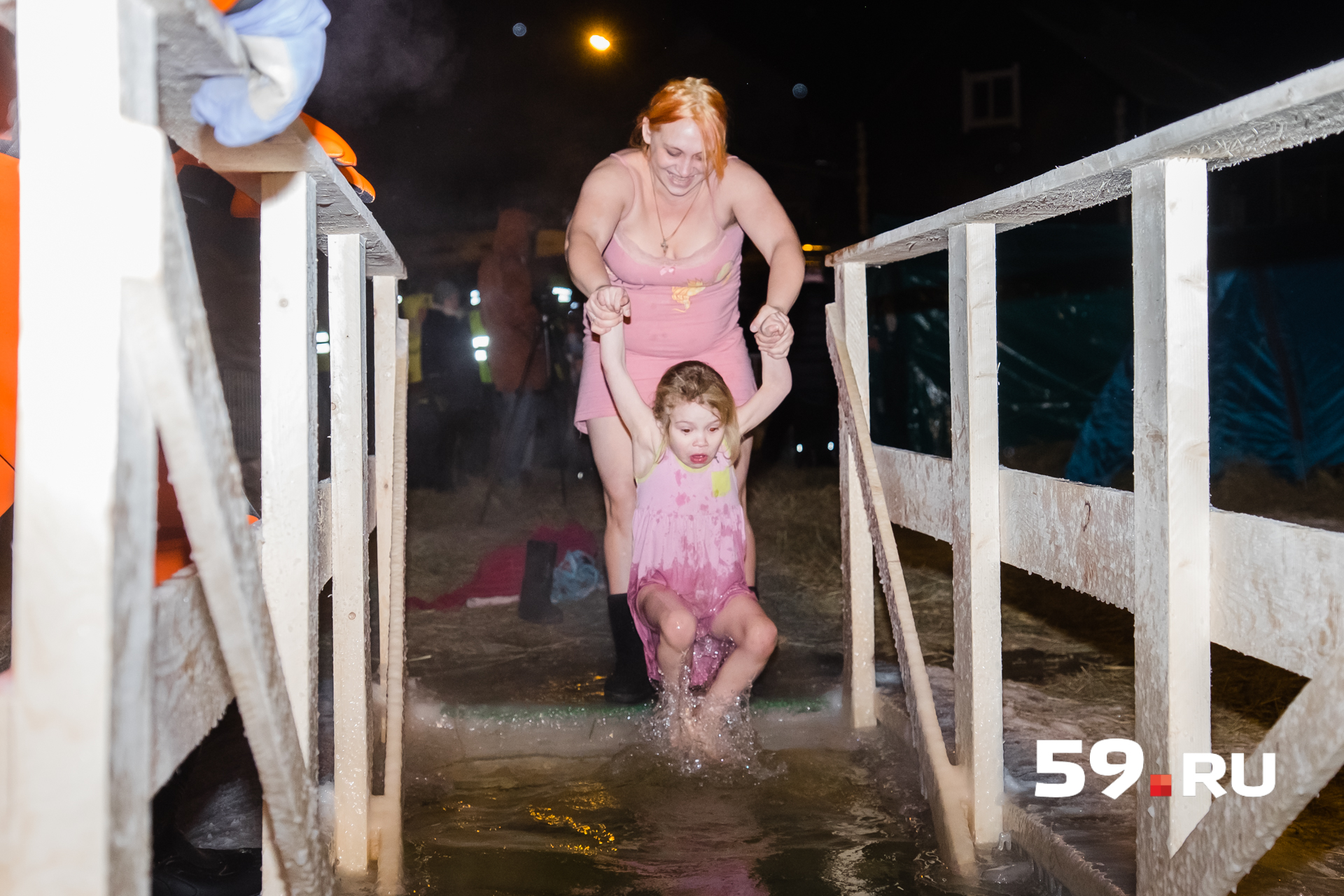 Пермь. Все эмоции девочки написаны у нёе на лице Пермь. Все эмоции девочки написаны у нёе на лице