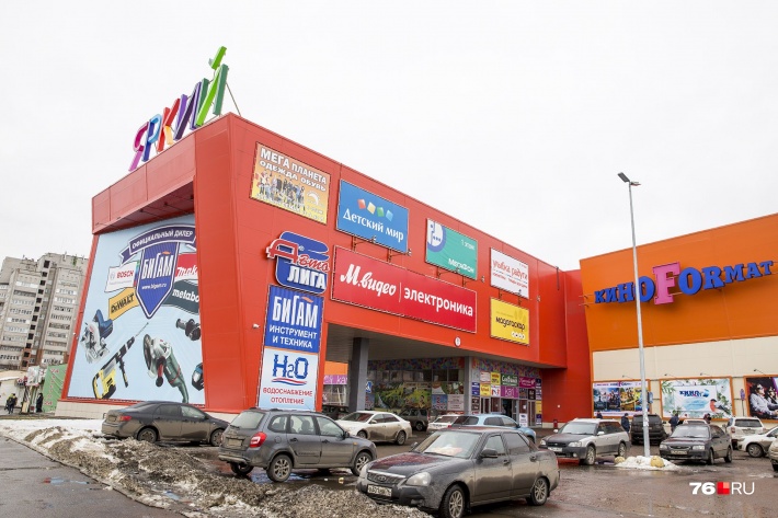 Драка у торгового центра в Ярославле закончилась смертью одного из участников