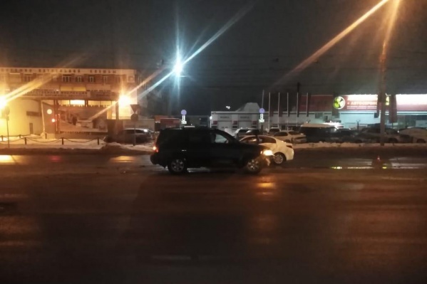 Водителю Kia Rio понадобилась медицинская помощь Водителю Kia Rio понадобилась медицинская помощь