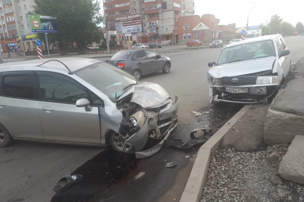 ДТП произошло в восьмом часу утра ДТП произошло в восьмом часу утра