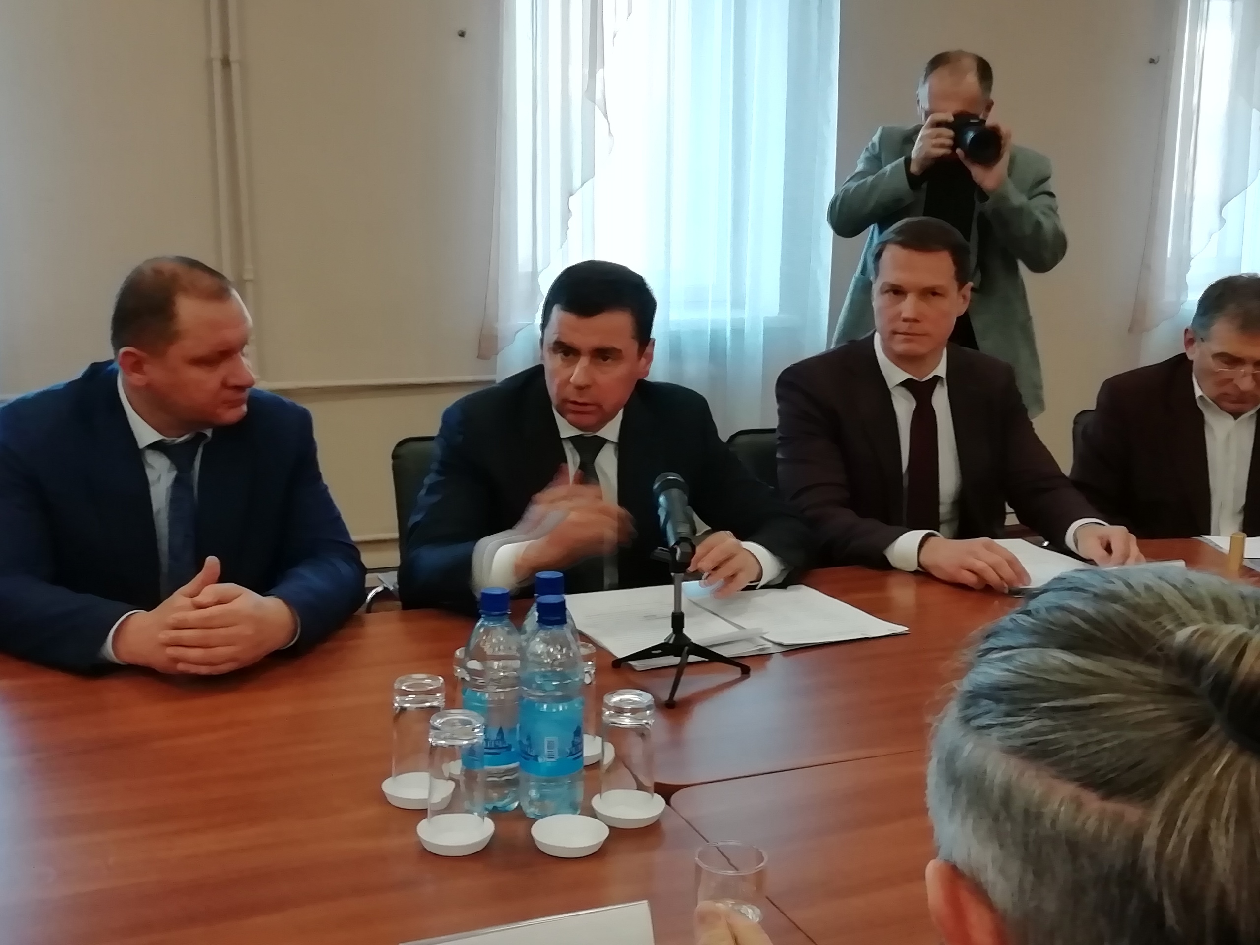 На круглый стол приехал Дмитрий Миронов На круглый стол приехал Дмитрий Миронов