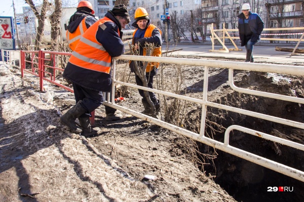 Кроме Архангельска без воды сидит и поселок Зеленец Кроме Архангельска без воды сидит и поселок Зеленец