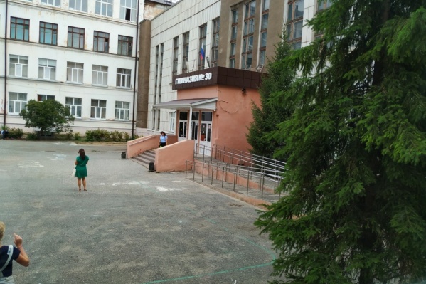 В этом году школы начнут работать со 2 сентября В этом году школы начнут работать со 2 сентября