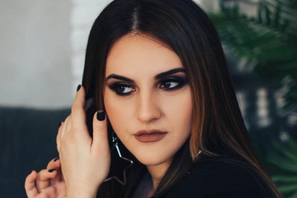 Фемида хотела стать юристом, а стала стилистом Фемида хотела стать юристом, а стала стилистом
