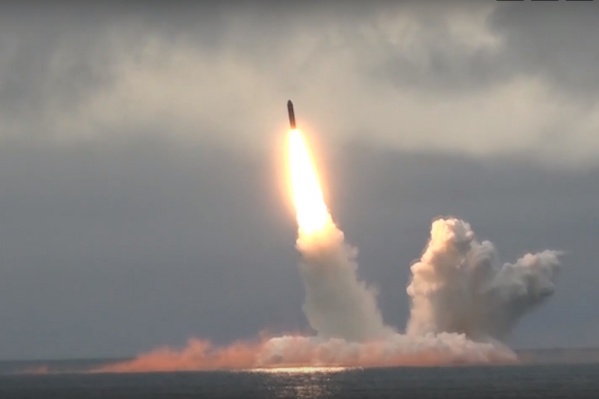 Ракеты «Синева» и «Булава» были запущены с подводных лодок Ракеты «Синева» и «Булава» были запущены с подводных лодок
